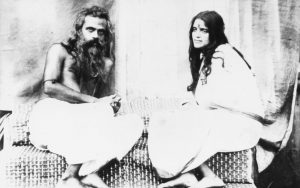 Anandamayi Ma und Ramani Mohan Chakravarti