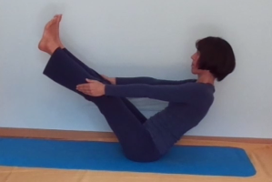 Paripurna navasana_www.dhyana.at