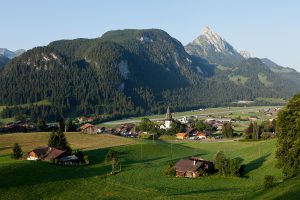 Saanen bei Bern_commons.wikimedia.org